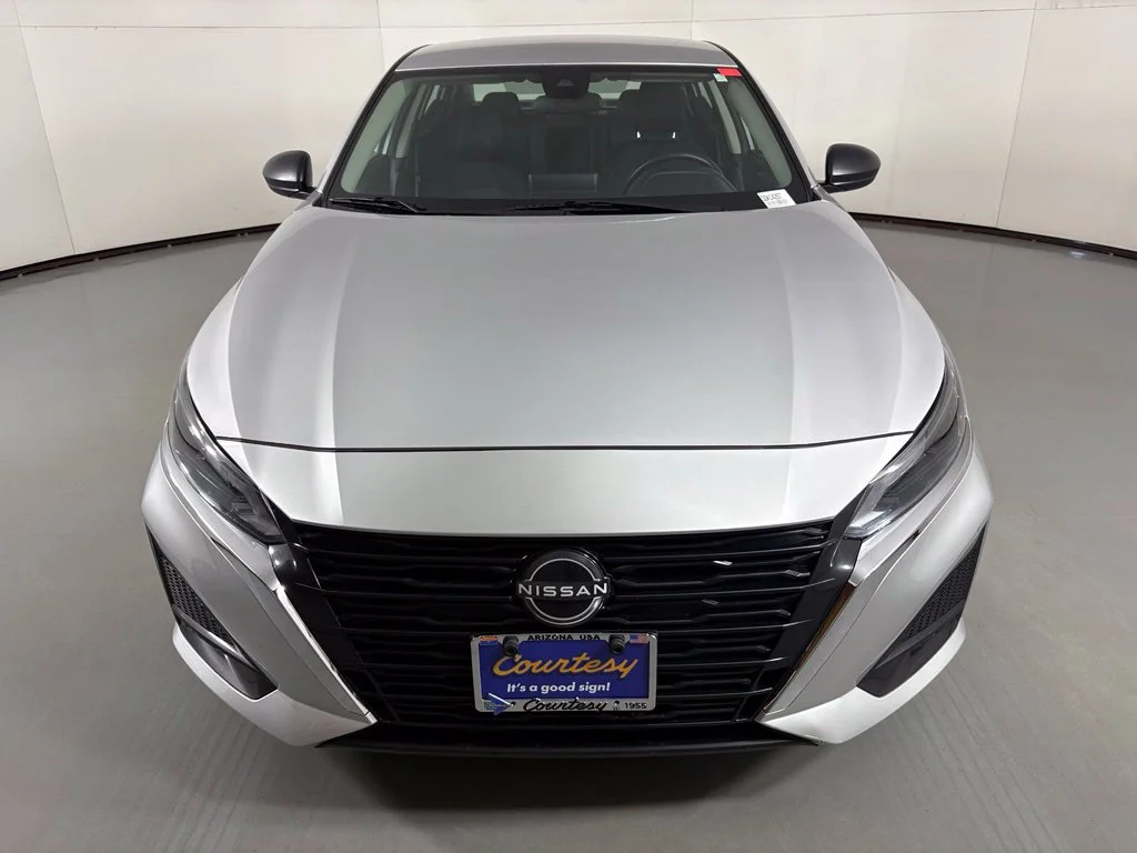 Used 2024 Silver Nissan 2.5 SV image 3