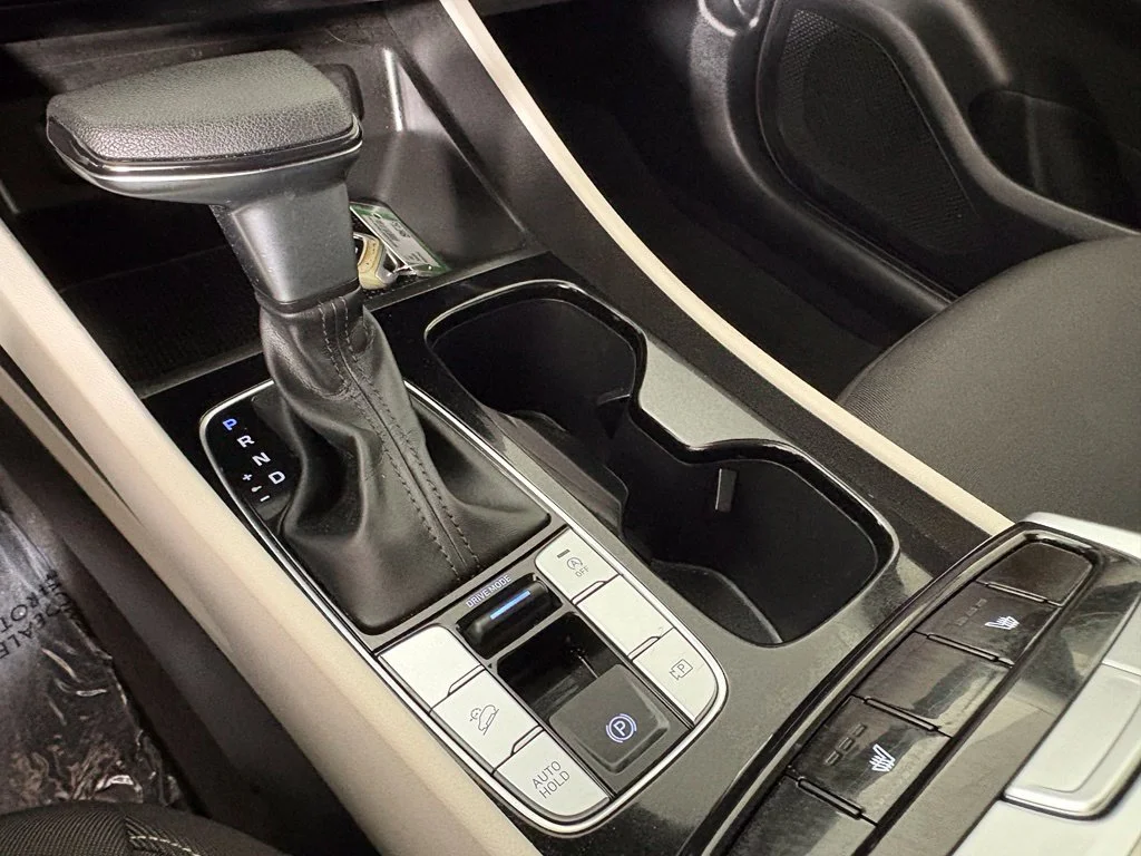Used 2022 Gray Hyundai SEL image 32