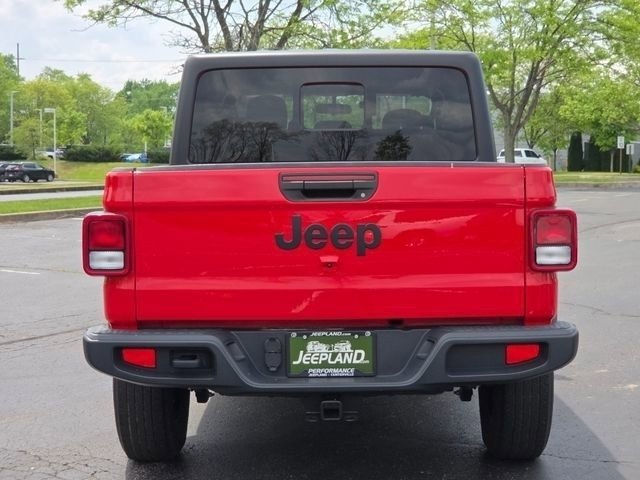 Used 2022 Firecracker Red Clearcoat Jeep Altitude image 21
