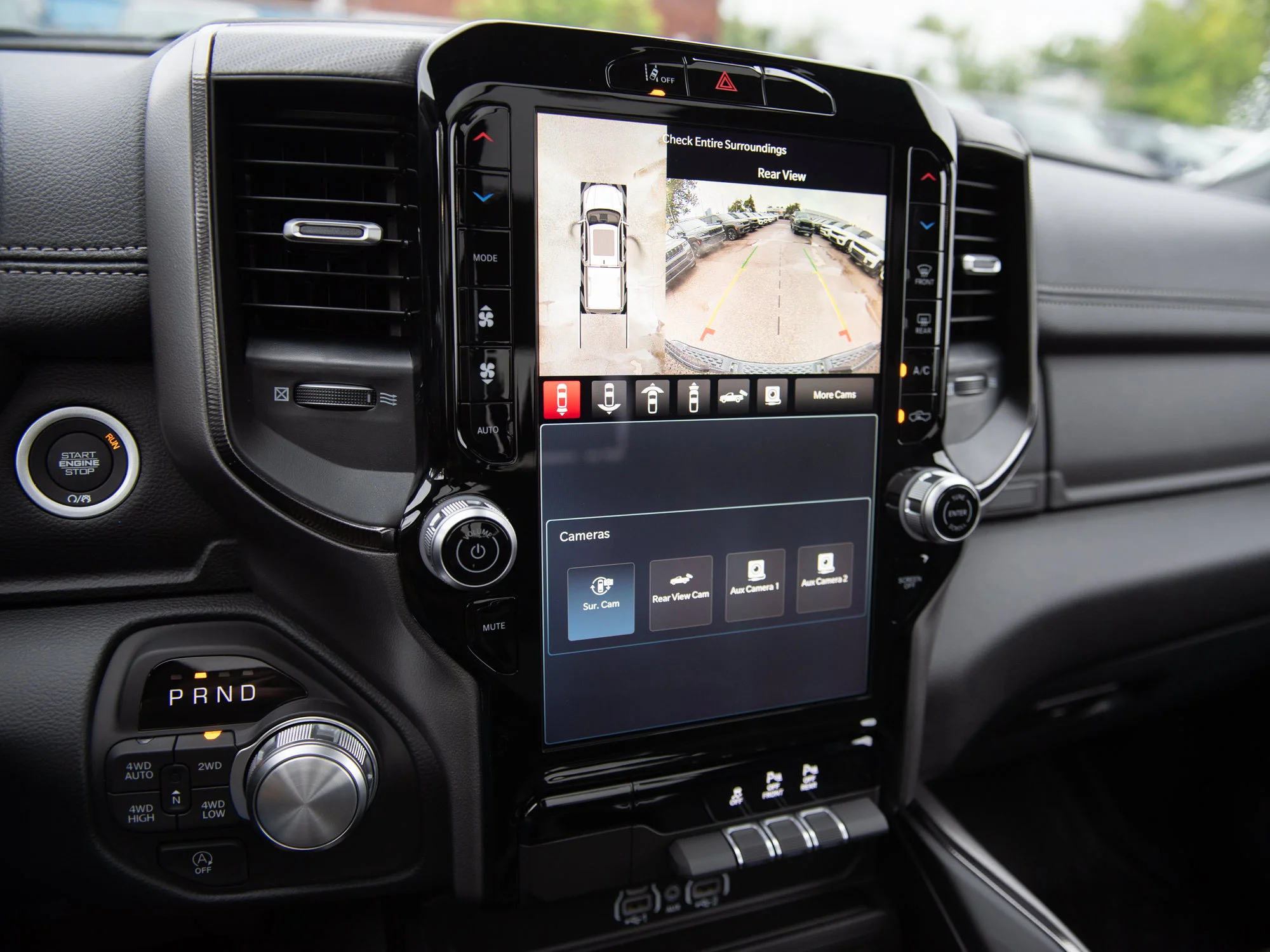 New 2026 Black RAM Sport* Crew Cab 4x4, Panoramic Sunroof, Heated Seats/Wheel, Nav image 23