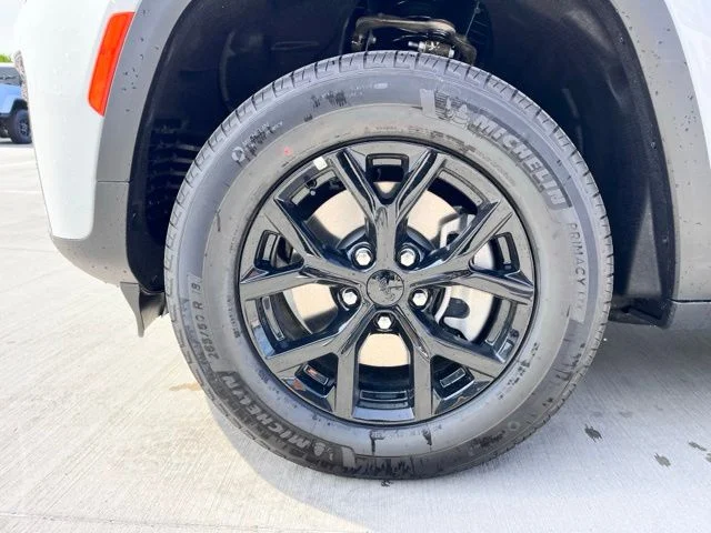 New 2026 Bright White Clearcoat Jeep Altitude image 7