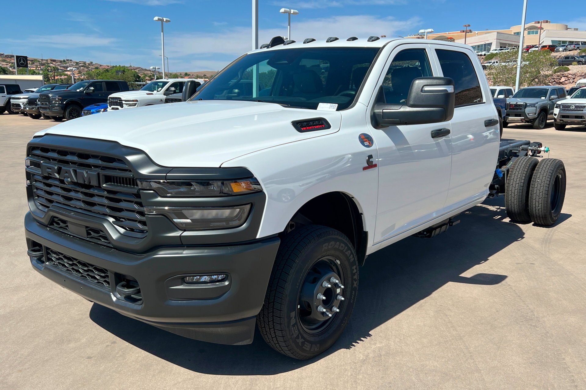 New 2026 Bright White Clear-Coat Exterior Paint RAM Tradesman image 1