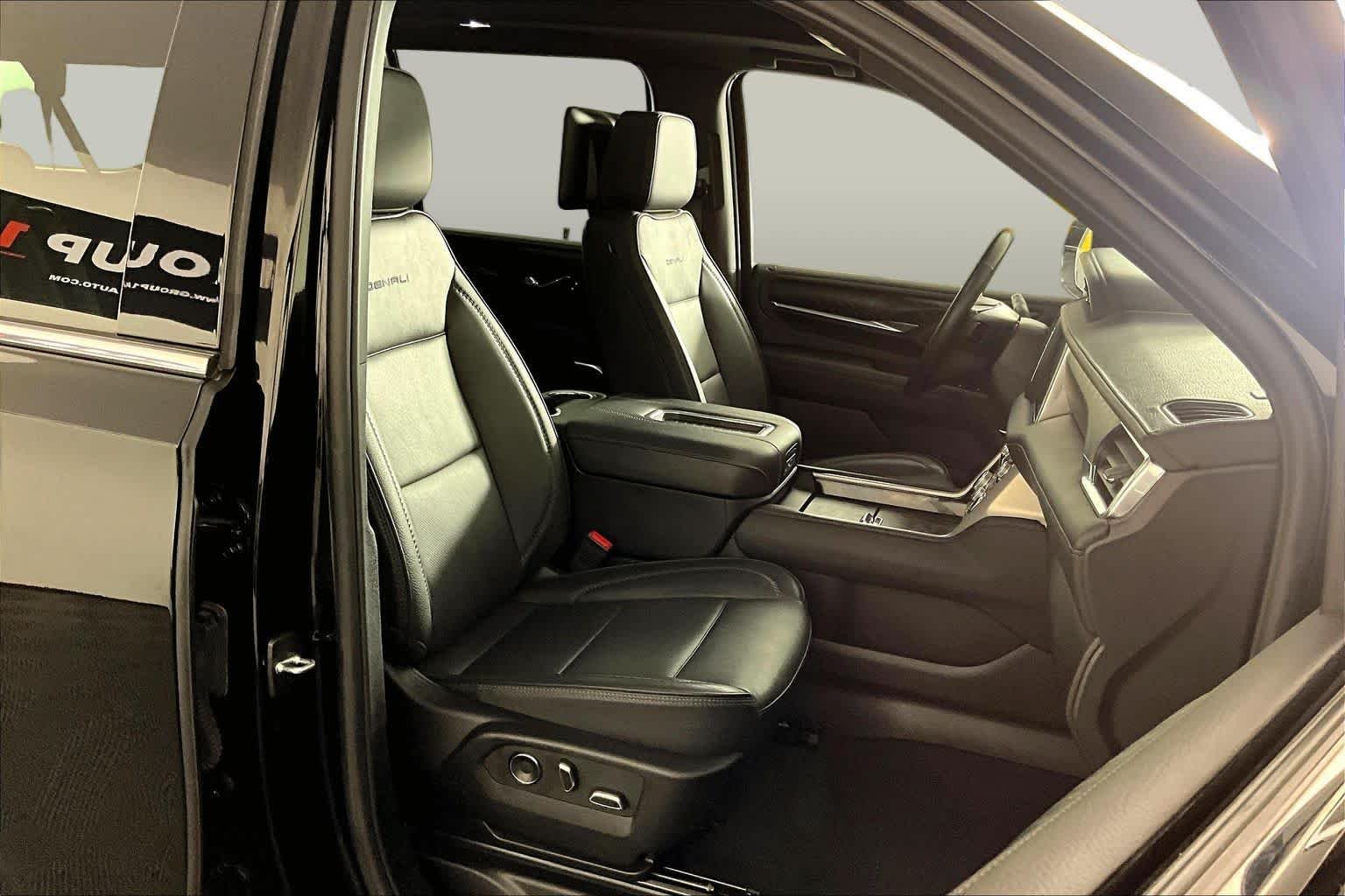 Used 2024 Onyx Black GMC Denali image 9