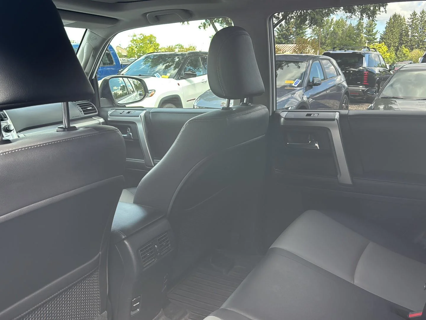 Used 2017 Super White Toyota SR5 Premium image 17