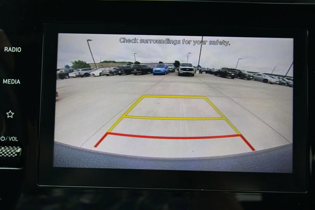 Used 2022 White Hyundai SEL Premium image 12