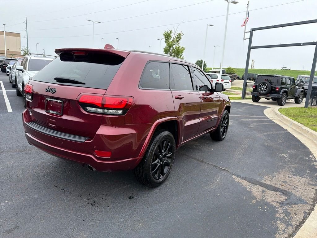 Used 2020 Red Jeep Altitude image 7