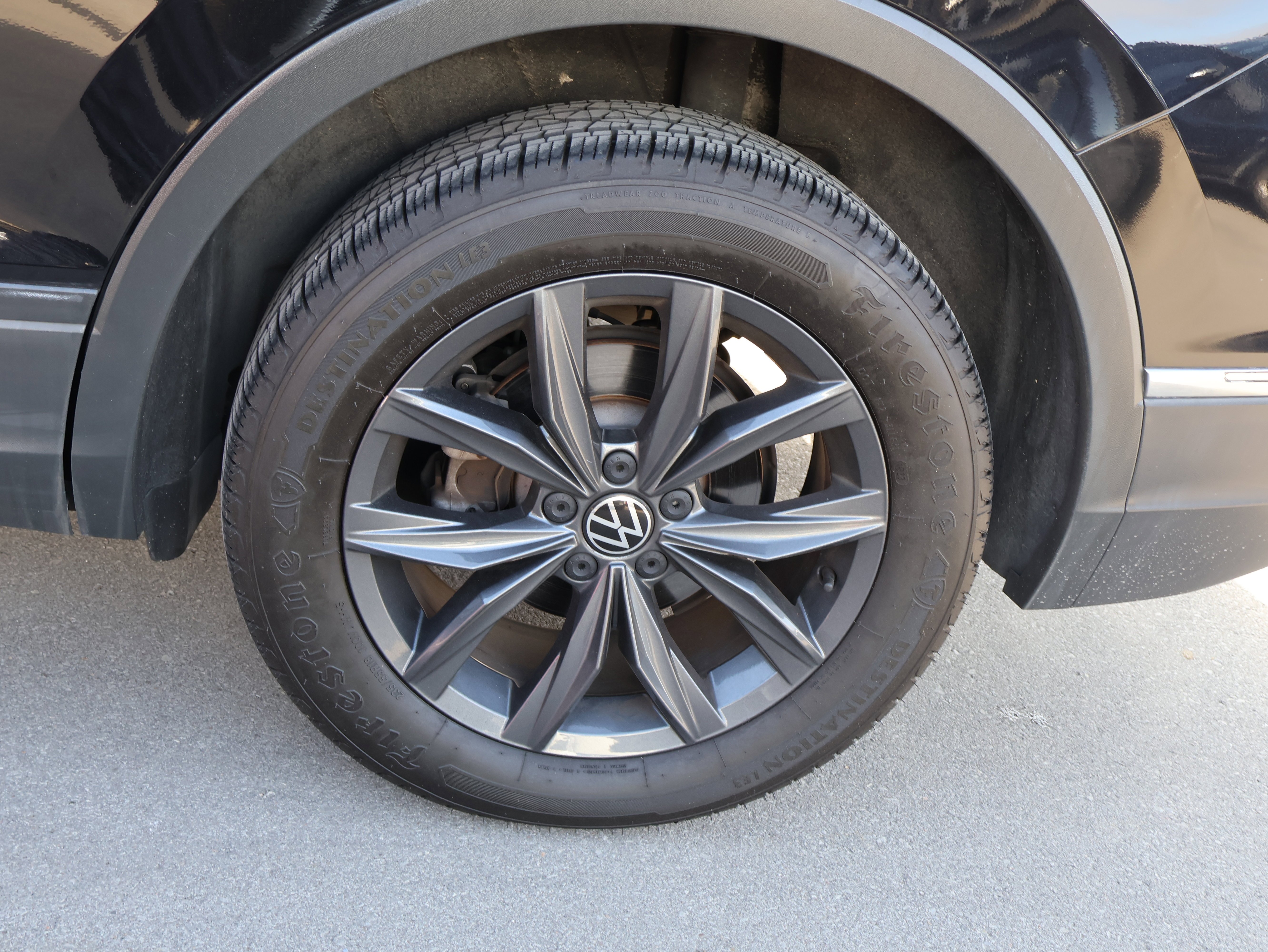 2022 Volkswagen Tiguan SE - Photo 43