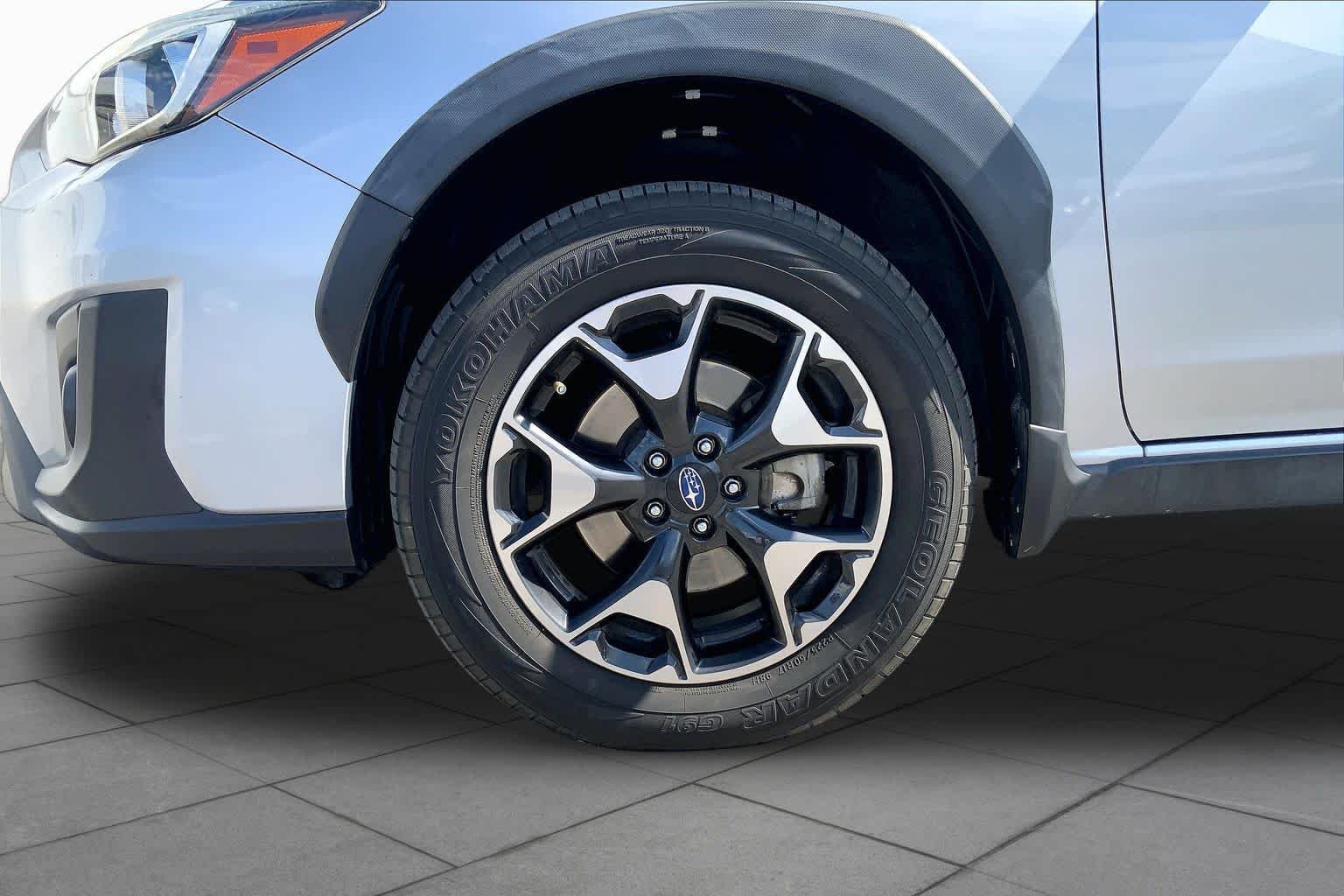 Used 2019 WHITE Subaru Premium image 8