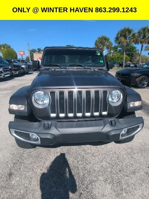 Used 2023 Gray Jeep Sahara image 3