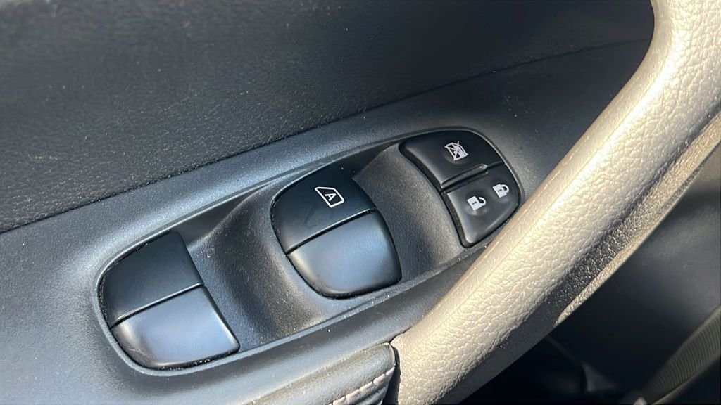 Used 2020 Gray Nissan SV image 18