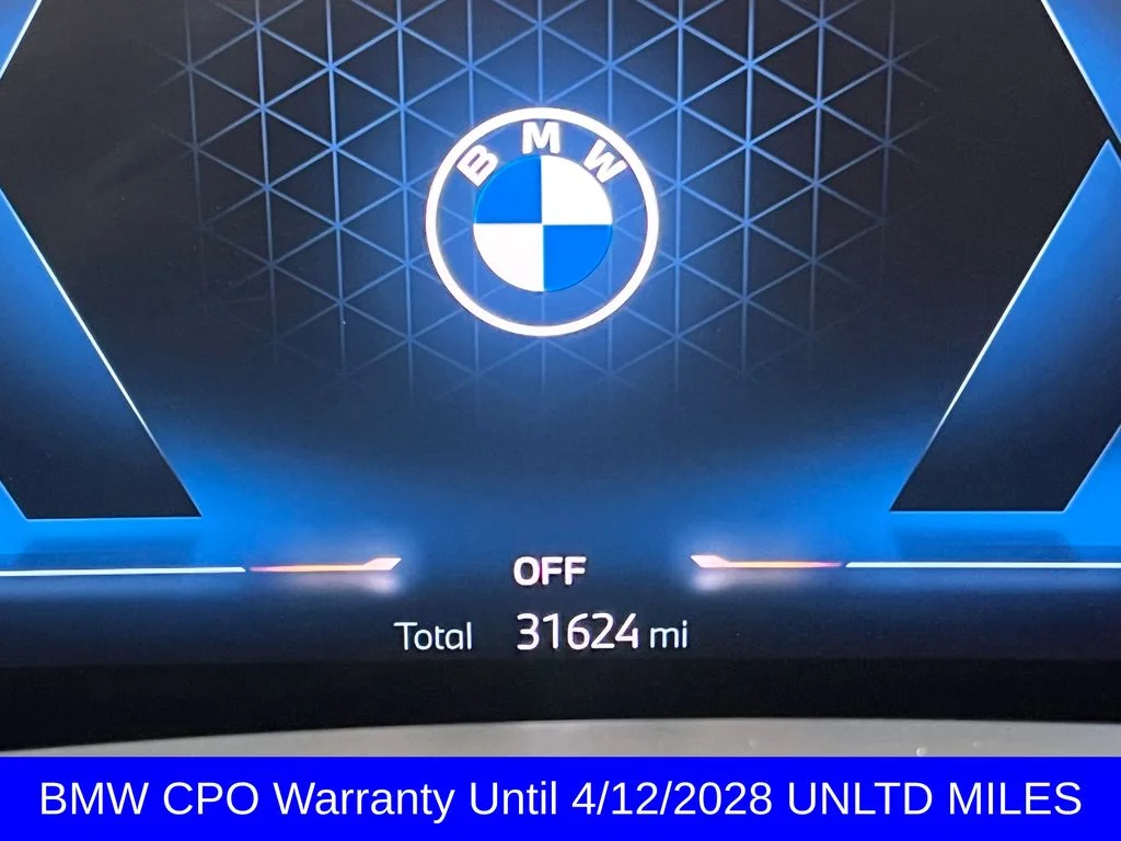 Used 2024 White BMW xDrive40i image 3
