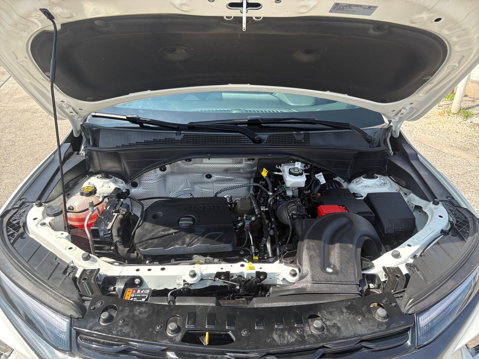 Used 2025 Iridescent Pearl Tricoat Chevrolet RS image 20