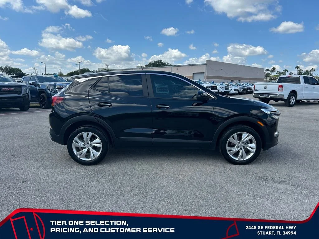 Used 2024 Ebony Twilight Metallic Buick Preferred image 4