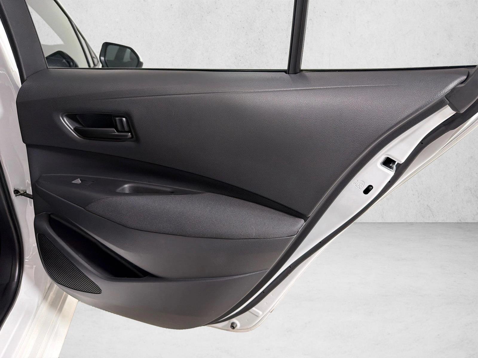 Used 2025 Ice Cap Toyota LE image 14