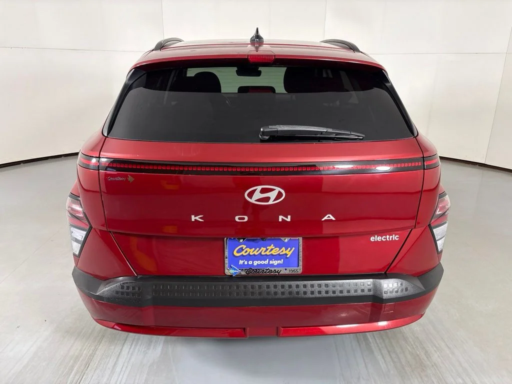 Used 2025 Red Hyundai SEL image 7