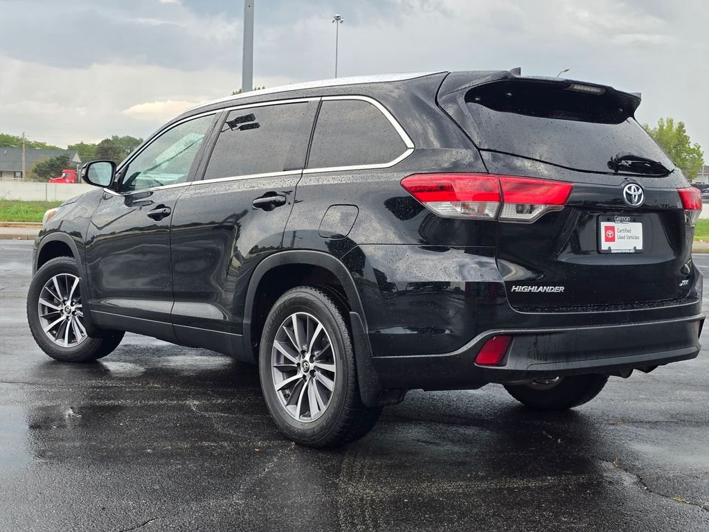 Used 2019 Black Toyota XLE image 15