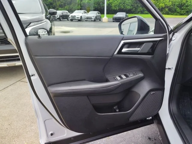 New 2025 White Mitsubishi Trail Edition image 12