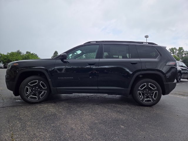 New 2026 Diamond Black Crystal Pearl-Coat Exterior Paint Jeep Limited image 22