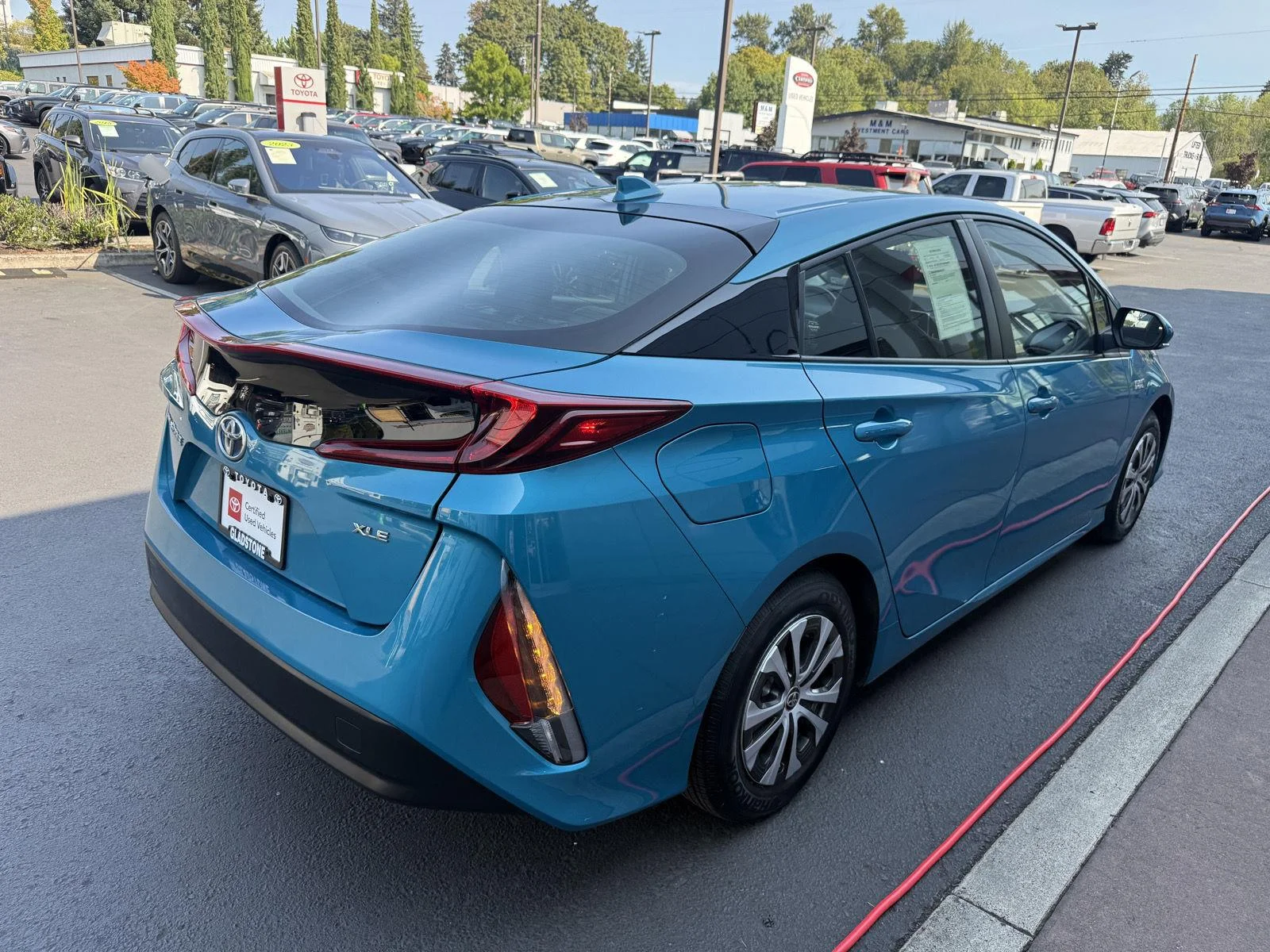 Used 2022 Blue Magnetism Toyota XLE image 7