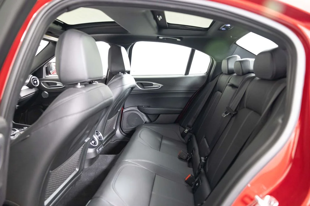 2026 Alfa Romeo Giulia Base - Photo 30