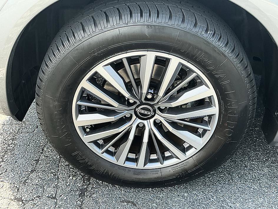 Certified Used 2023 Gun Metallic Nissan SL image 10