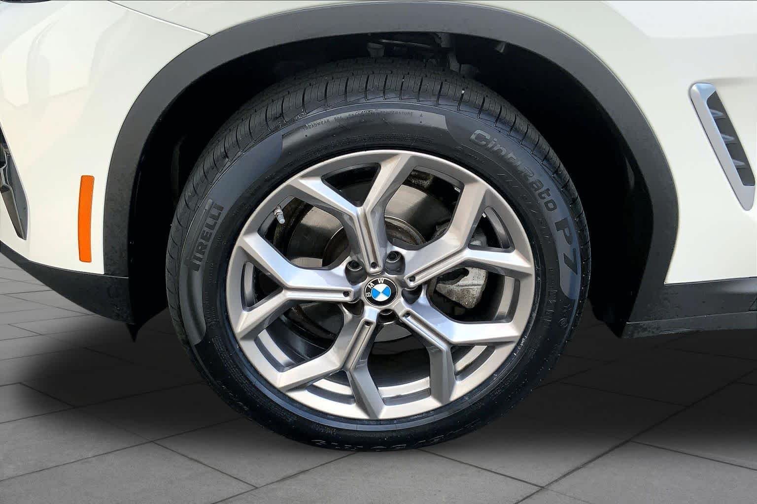 Used 2024 Alpine White BMW xDrive30i image 10