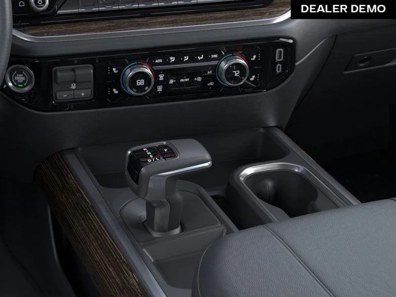Used 2025  GMC Elevation image 23