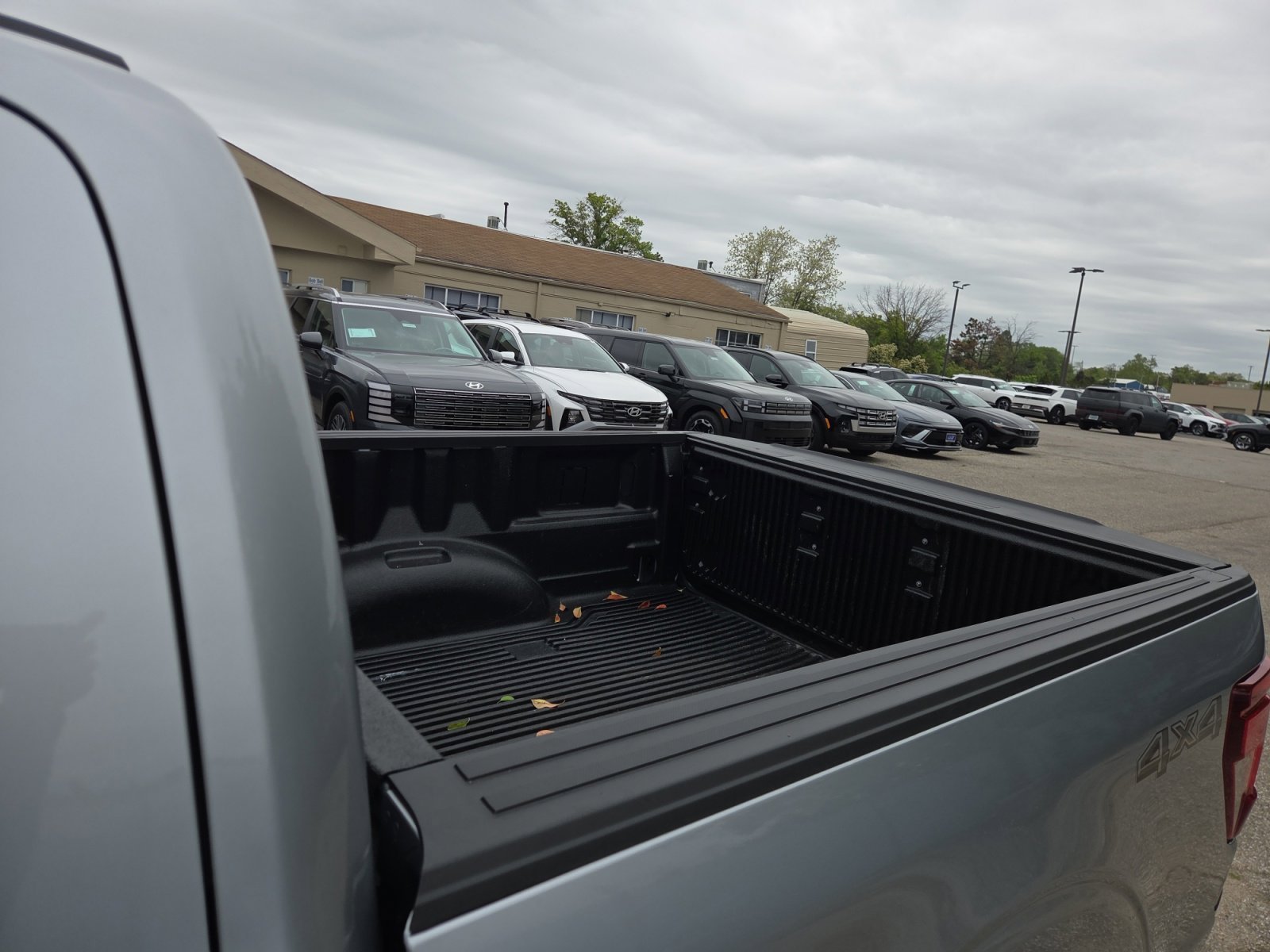 2025 Ford F-150 XLT - Photo 17
