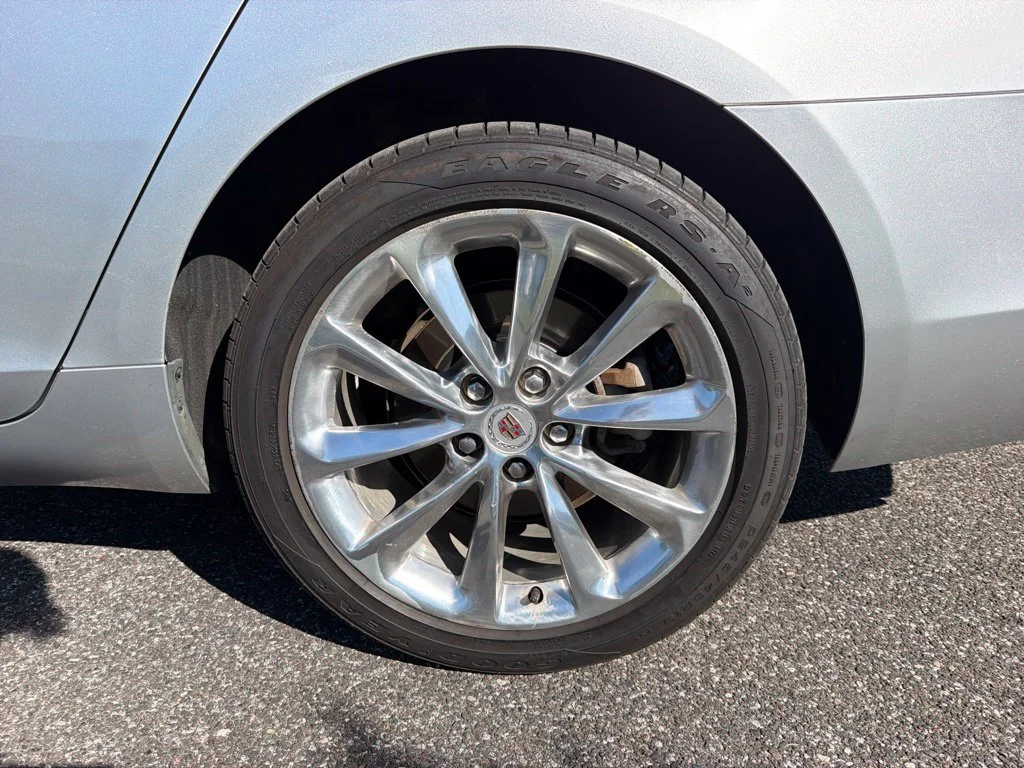 Used 2013 Radiant Silver Metallic Cadillac Luxury image 12