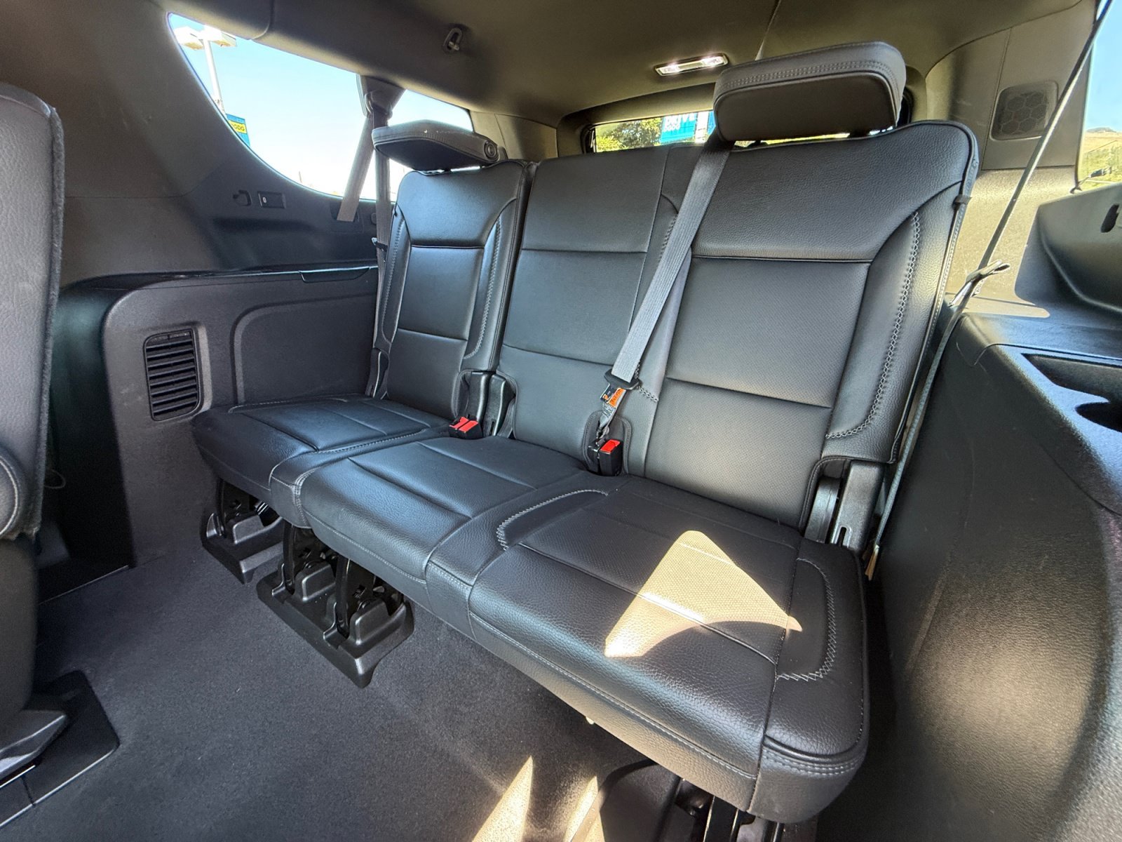 Used 2021 Pearl Beige Metallic GMC Denali image 21