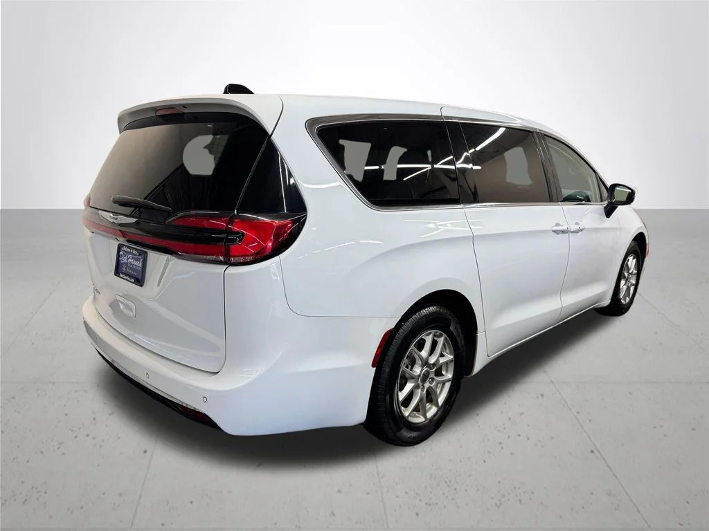 Used 2023 White Chrysler Touring L image 8