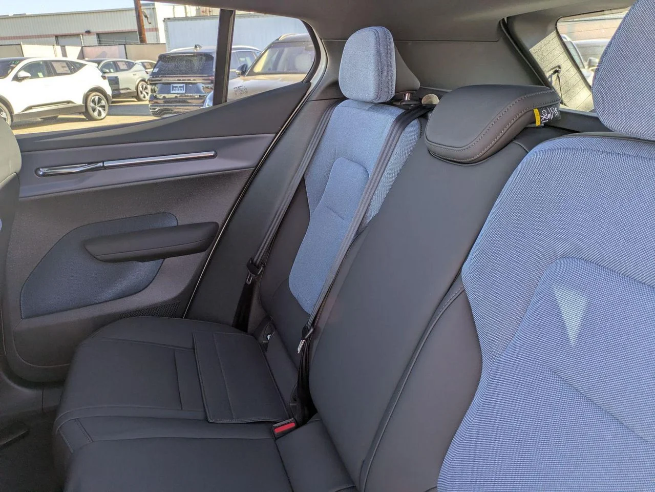 2025 Volvo EX30 Ultra - Photo 12