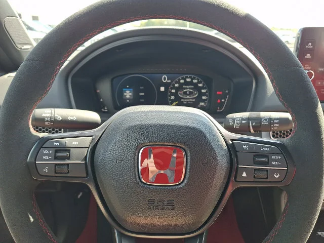 Used 2025 Boost Blue Pearl Honda  image 18