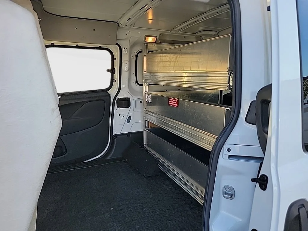 Used 2022 White Ram Base image 12