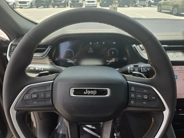 New 2026 Diamond Black Crystal Pearl-Coat Exterior Paint Jeep 85th Anniversary Edition image 27