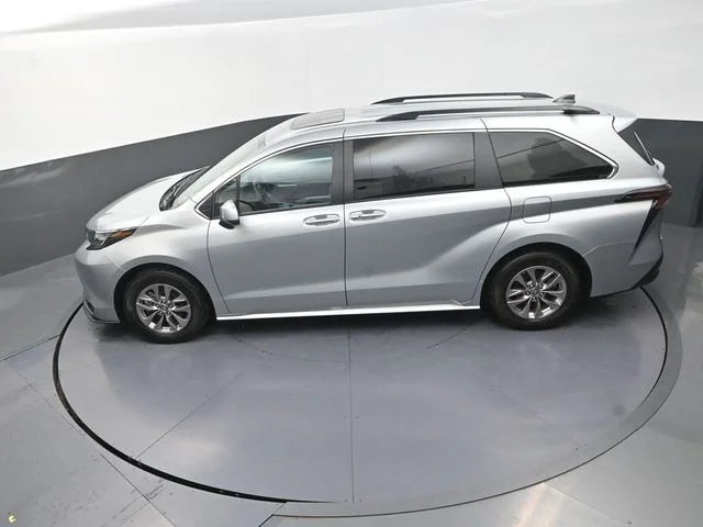 Used 2025 Silver Toyota XLE image 25