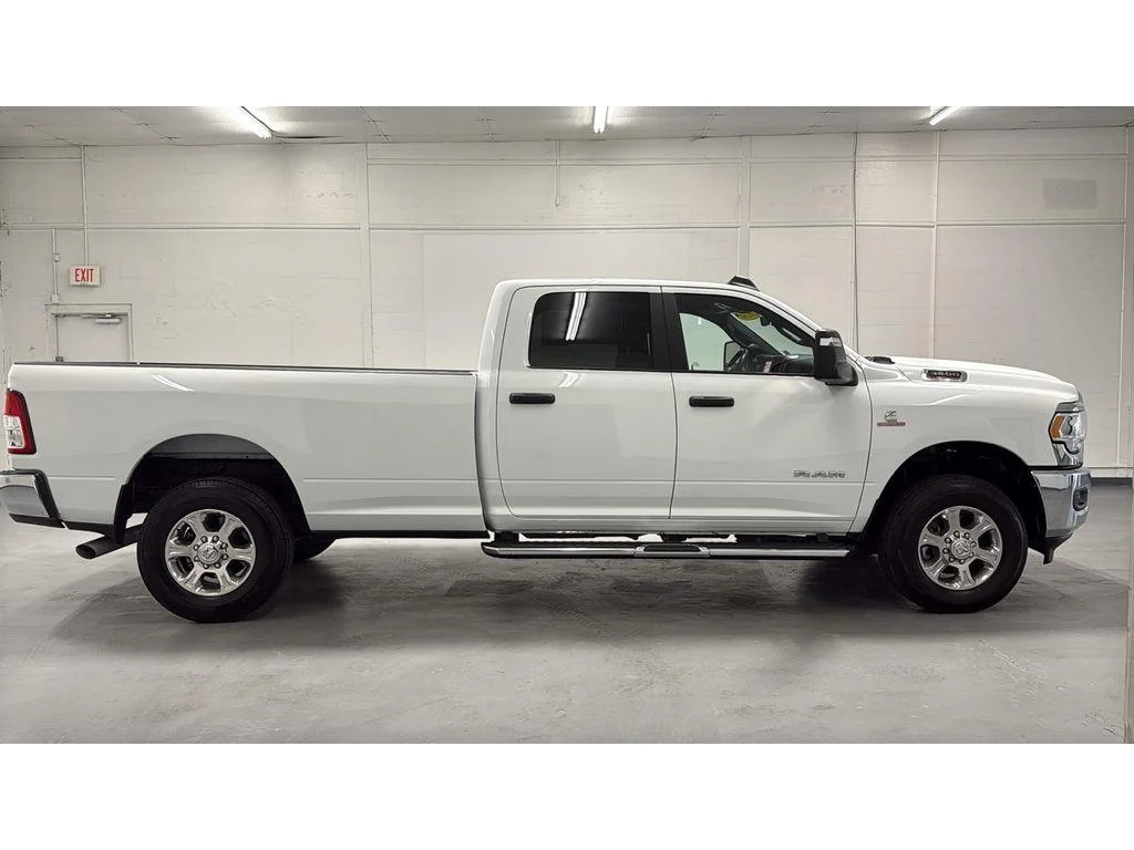Used 2024 Bright White Clearcoat Ram Big Horn Crew Cab SRW 4x4 6.7L 1 Owner image 7