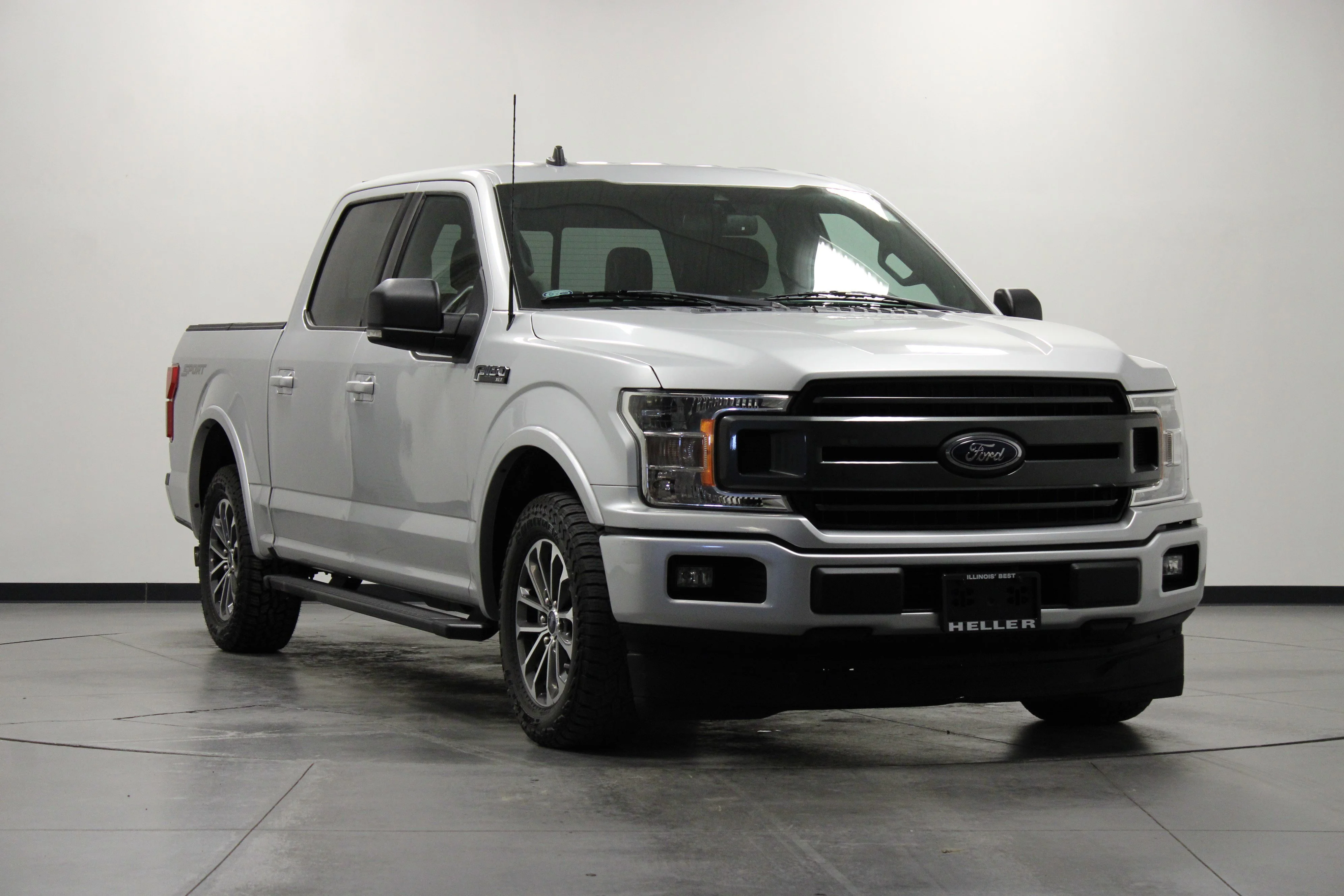 Used 2019 Ingot Silver Ford XLT image 3