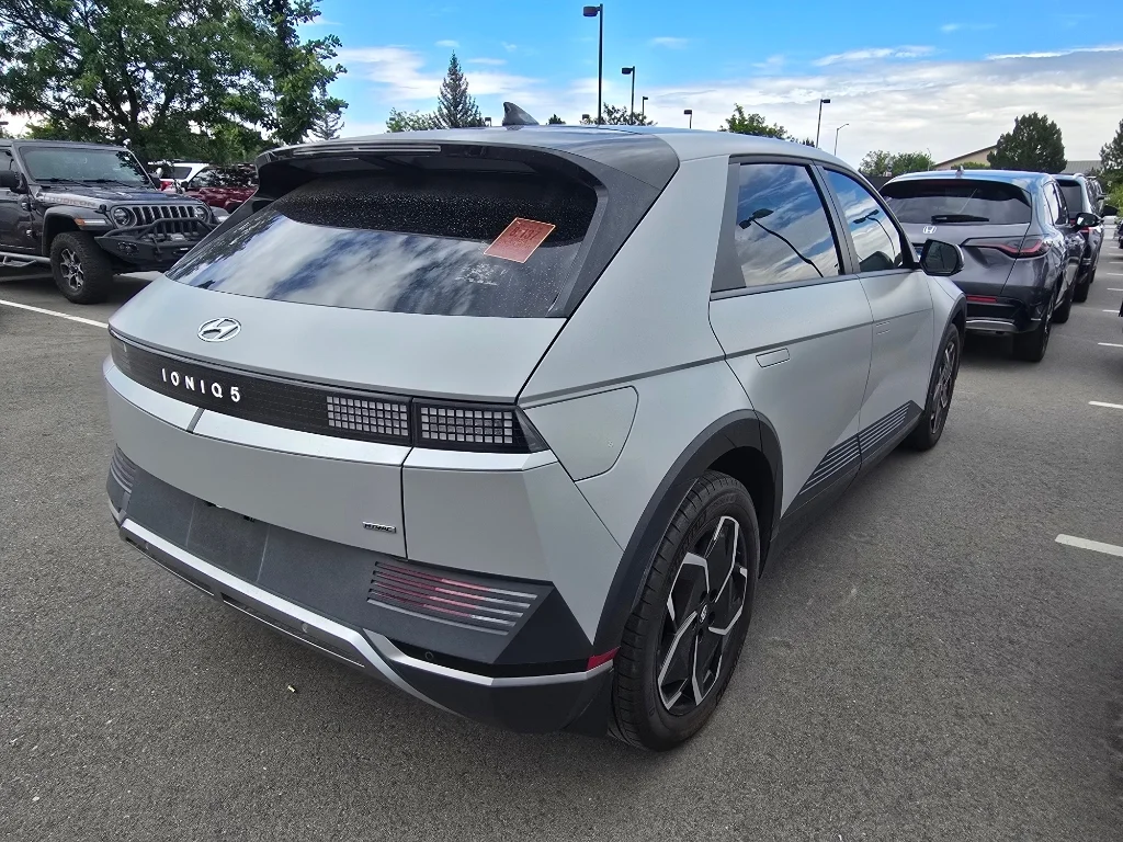 Used 2024 Cyber Gray Hyundai SEL image 14