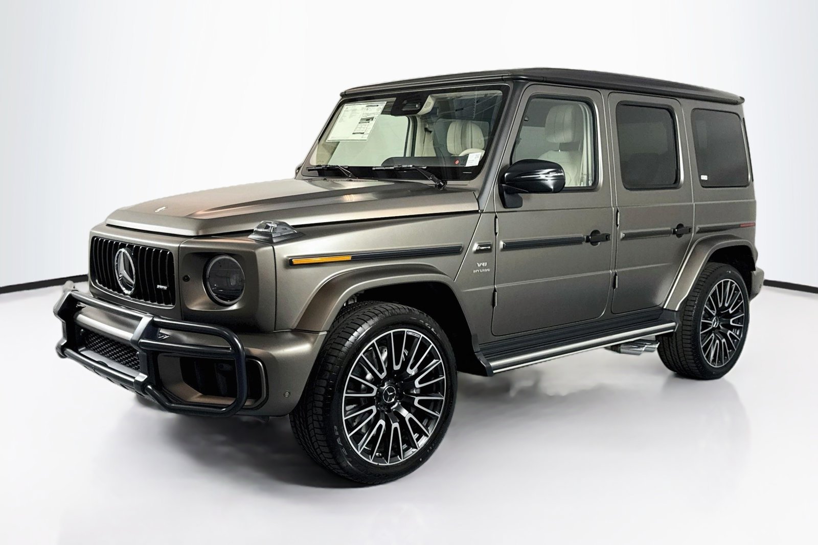 New 2027 MANUFAKTUR Monza Grey Magno Mercedes-Benz AMG® G 63 image 1