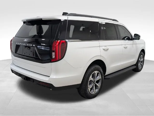 New 2027 Star White Metallic Tri-Coat Ford Active image 53