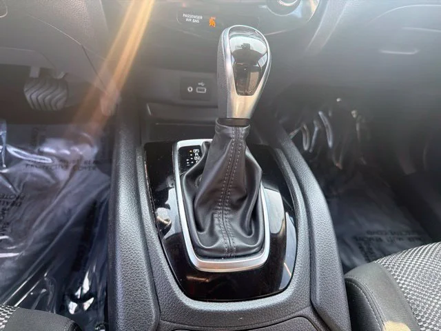 Used 2022 Gray Nissan SV image 14