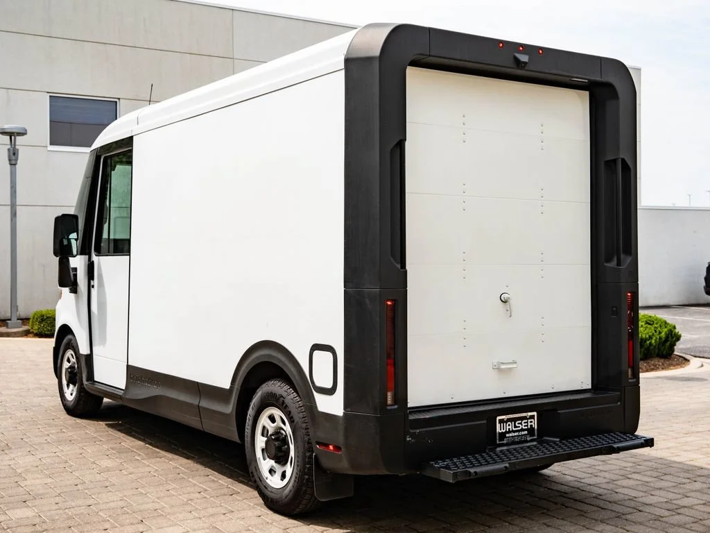 Used 2025 Oyster White Chevrolet 400 image 6