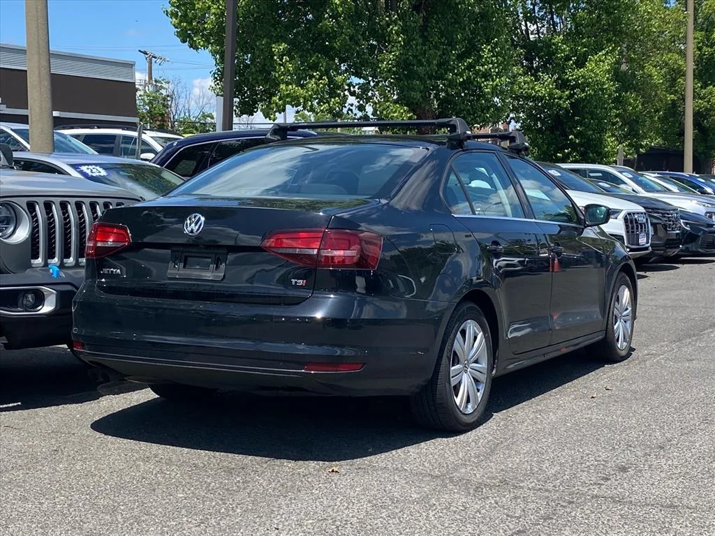 3VW2B7AJ2HM228543