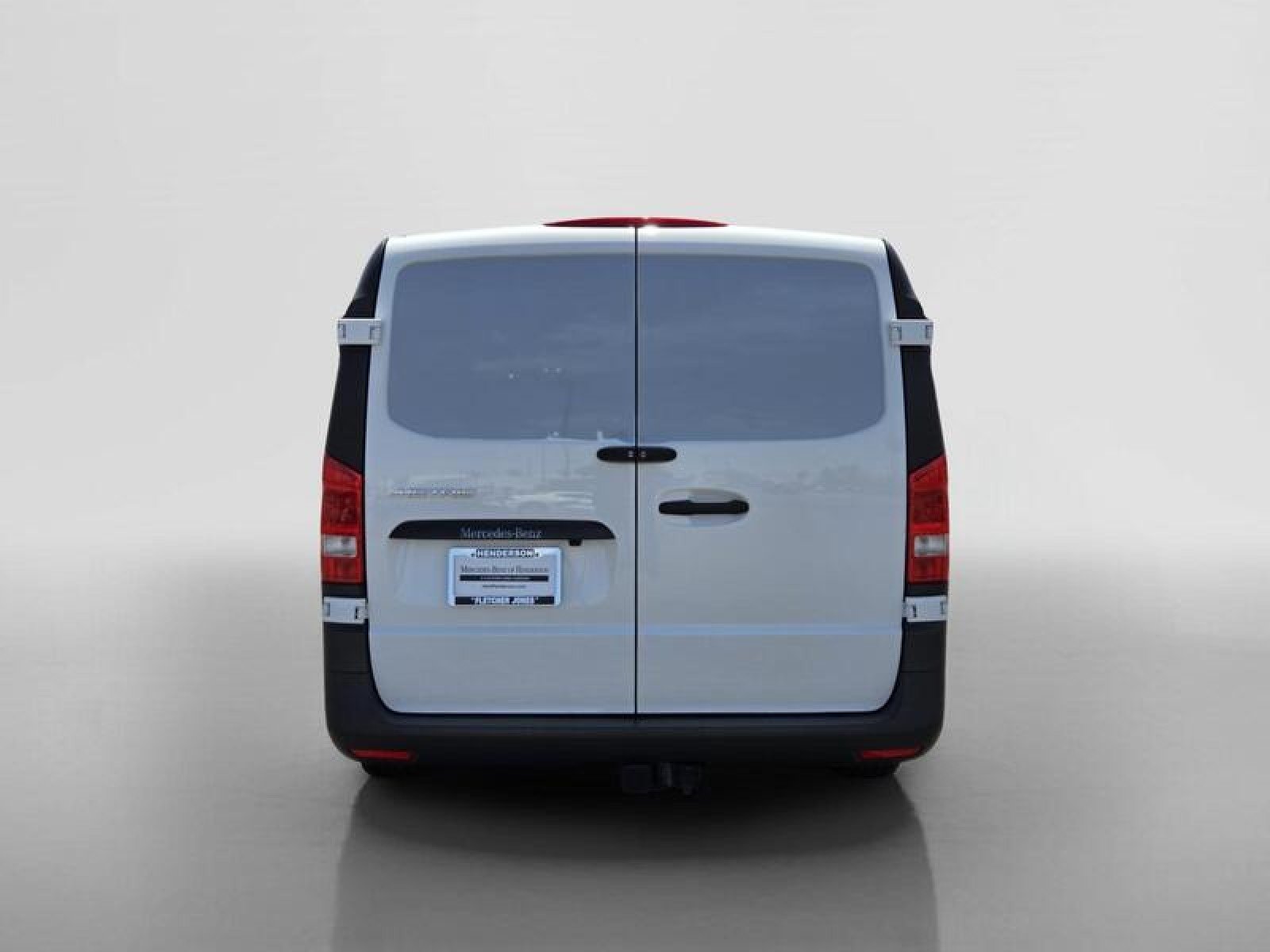 Used 2022 Arctic White Mercedes-Benz Metris image 4