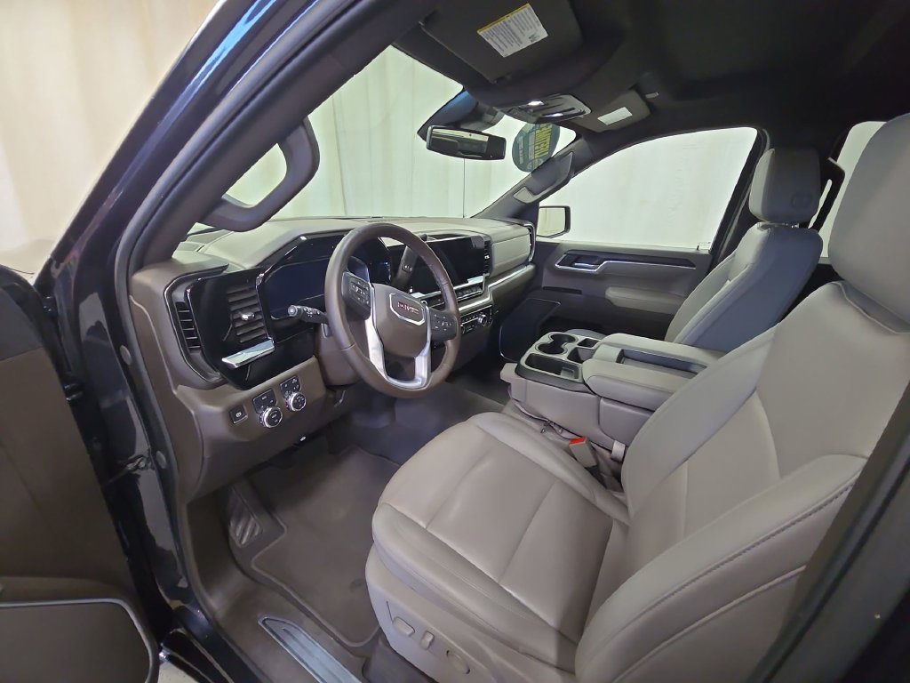 2025 GMC Sierra 1500 SLT - Photo 13