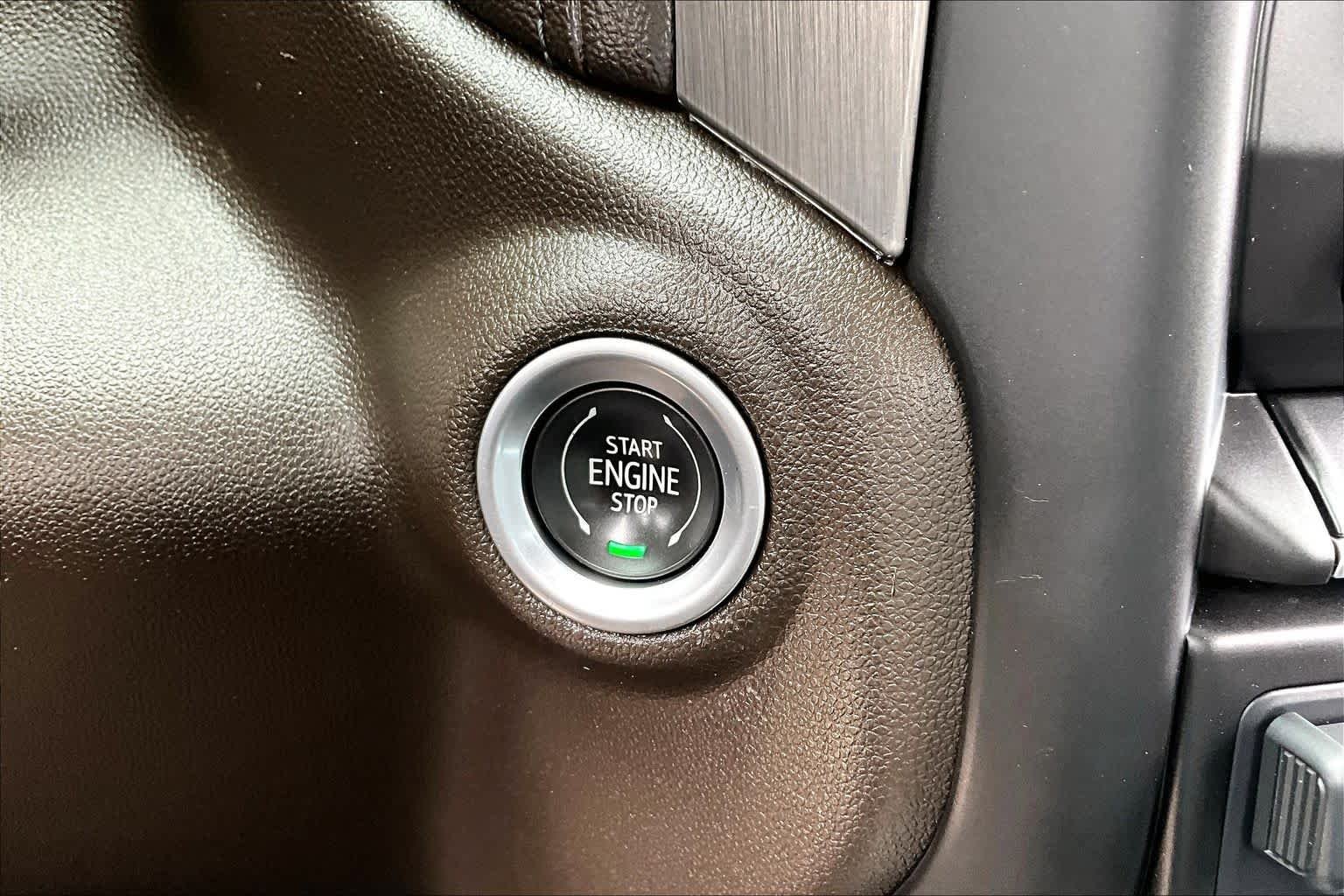 Used 2022 Summit White GMC Denali image 35