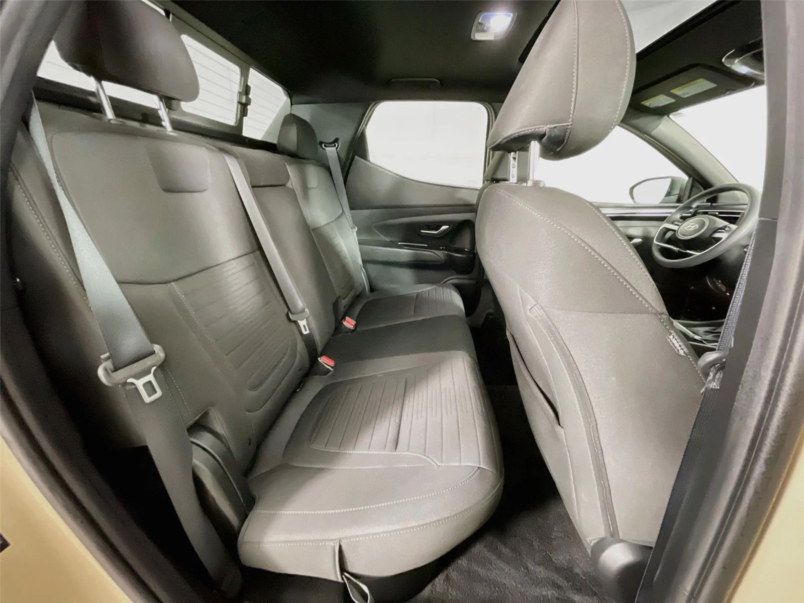 Used 2023 California Sand Hyundai SEL image 29