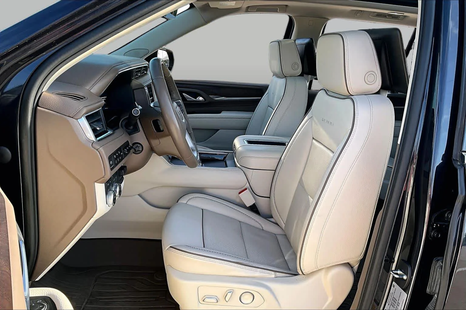 Used 2023 Titanium Rush Metallic GMC Denali image 7