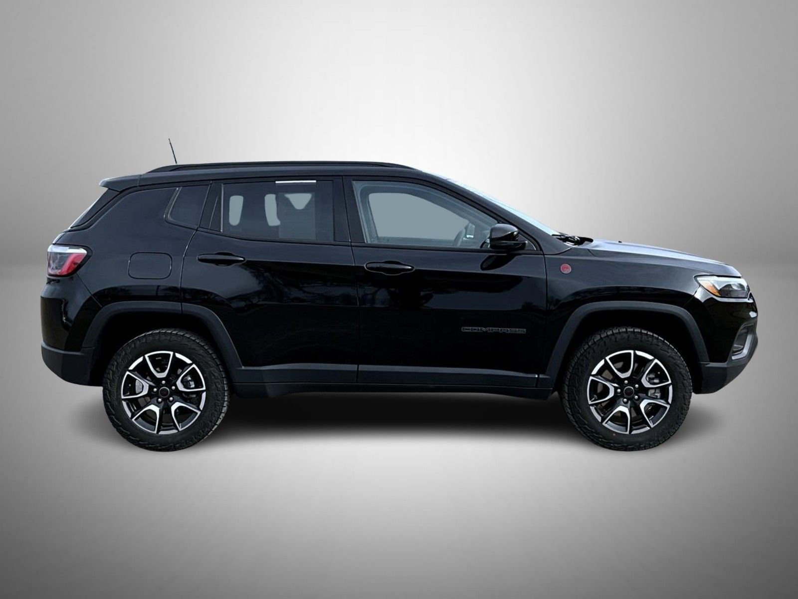 Used 2025 Black Jeep Trailhawk image 4